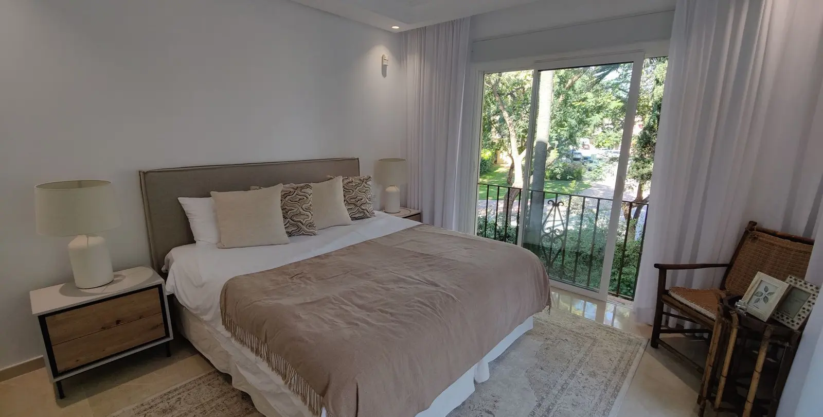 Sale of penthouse duplex in Puerto Banús 16