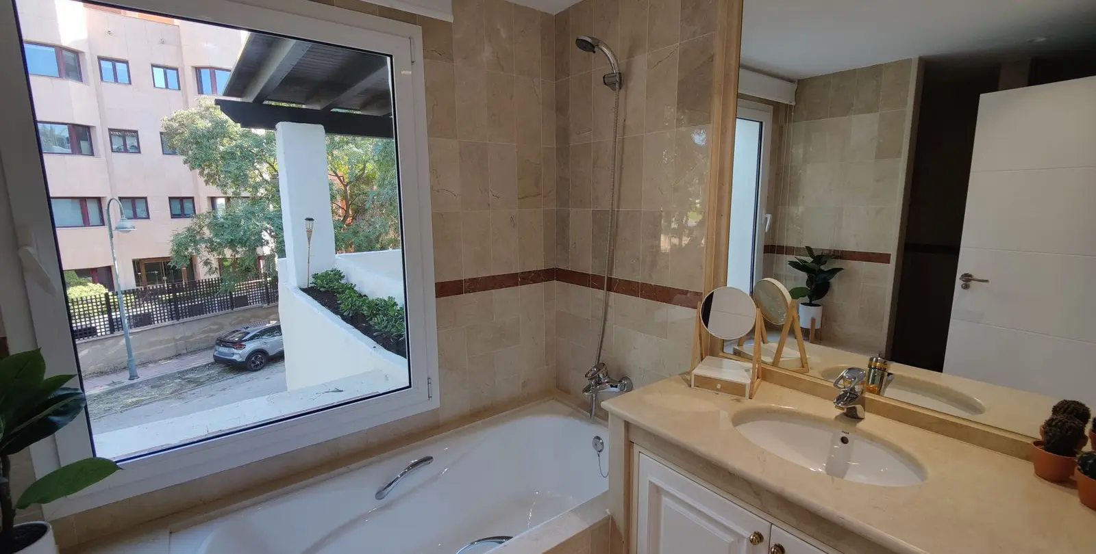 Sale of penthouse duplex in Puerto Banús 17