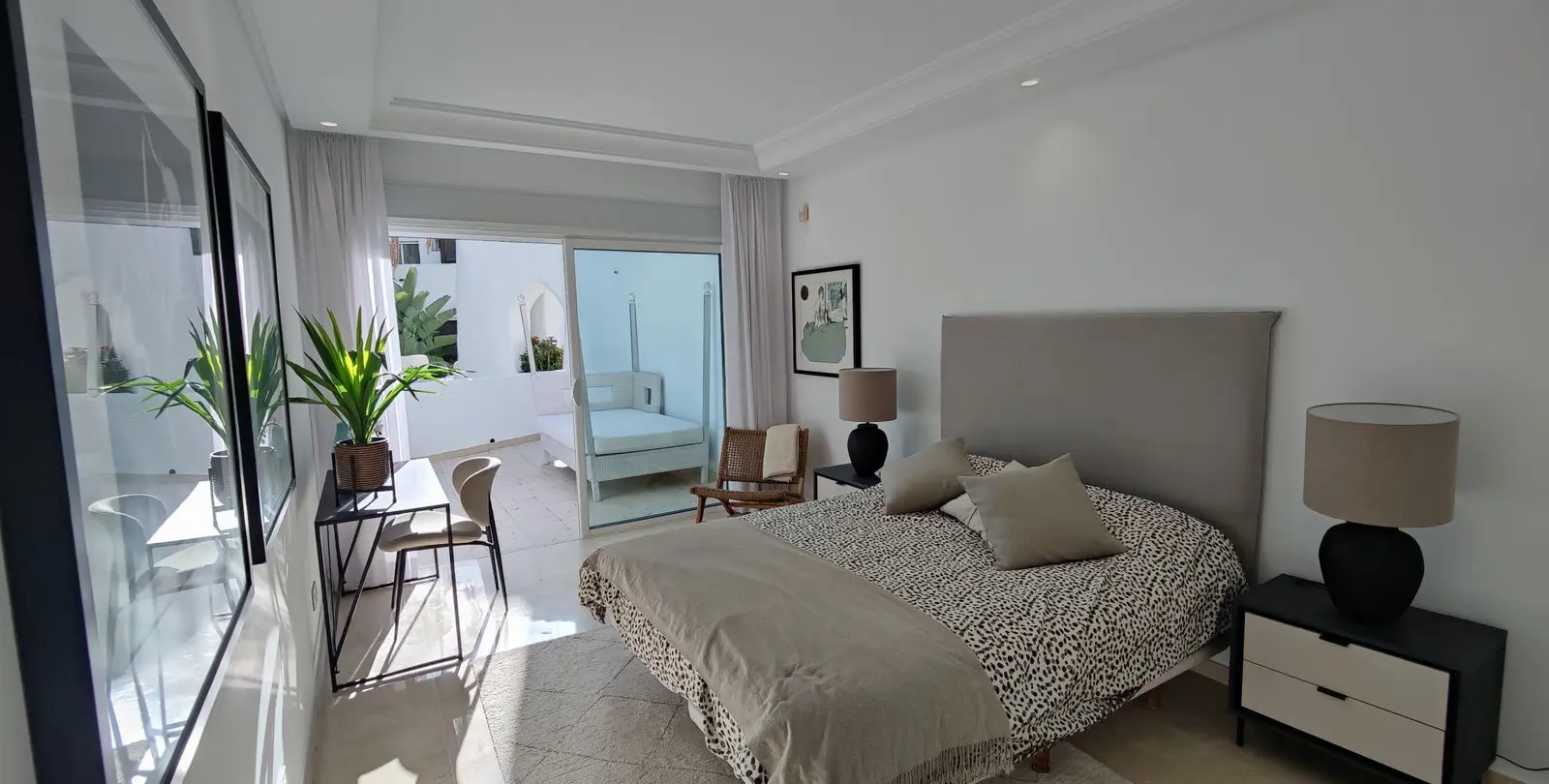 Sale of penthouse duplex in Puerto Banús 18