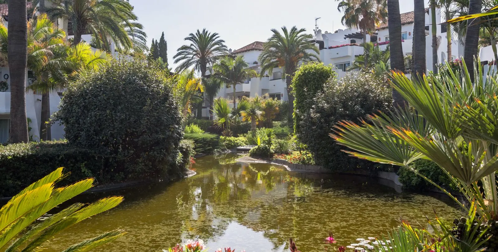 Sale of penthouse duplex in Puerto Banús 24