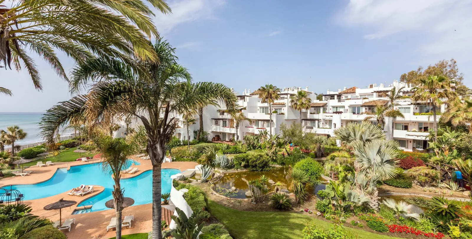 Sale of penthouse duplex in Puerto Banús 27
