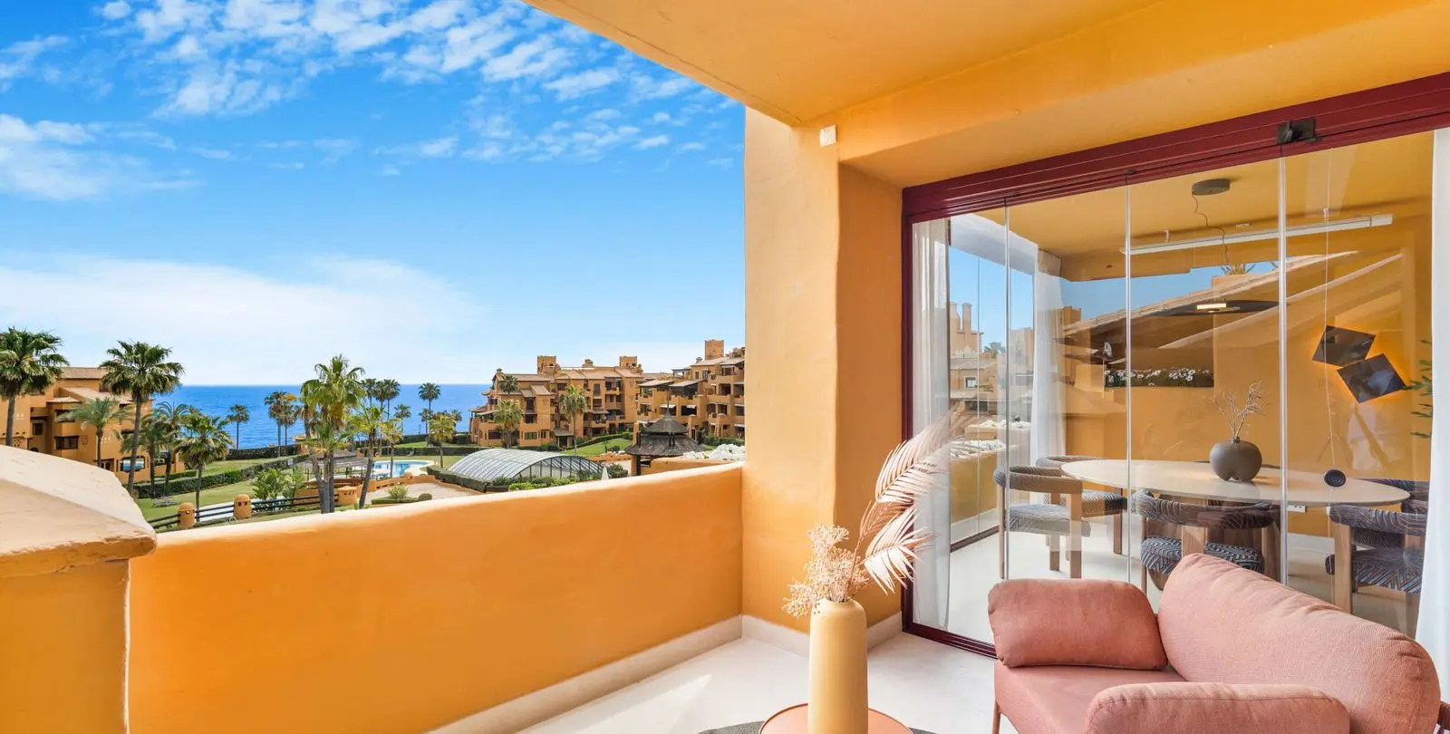 Продажа апартаментов на среднем этаже в Estepona 3