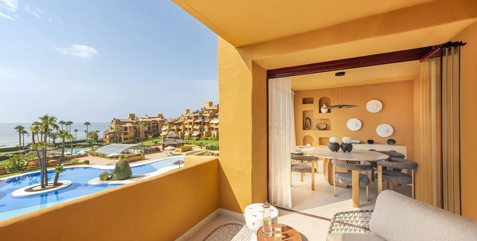 Продажа апартаментов на среднем этаже в Estepona 9