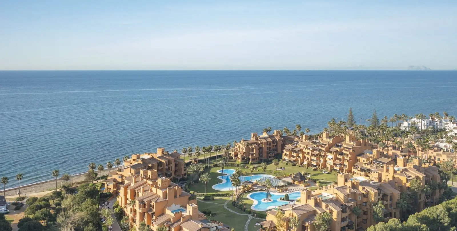 Продажа апартаментов на среднем этаже в Estepona 12
