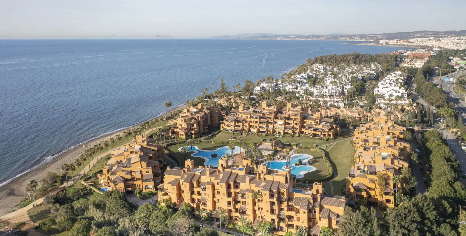Продажа апартаментов на среднем этаже в Estepona 22
