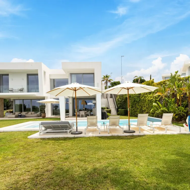 Venta de villa independiente en Santa Clara