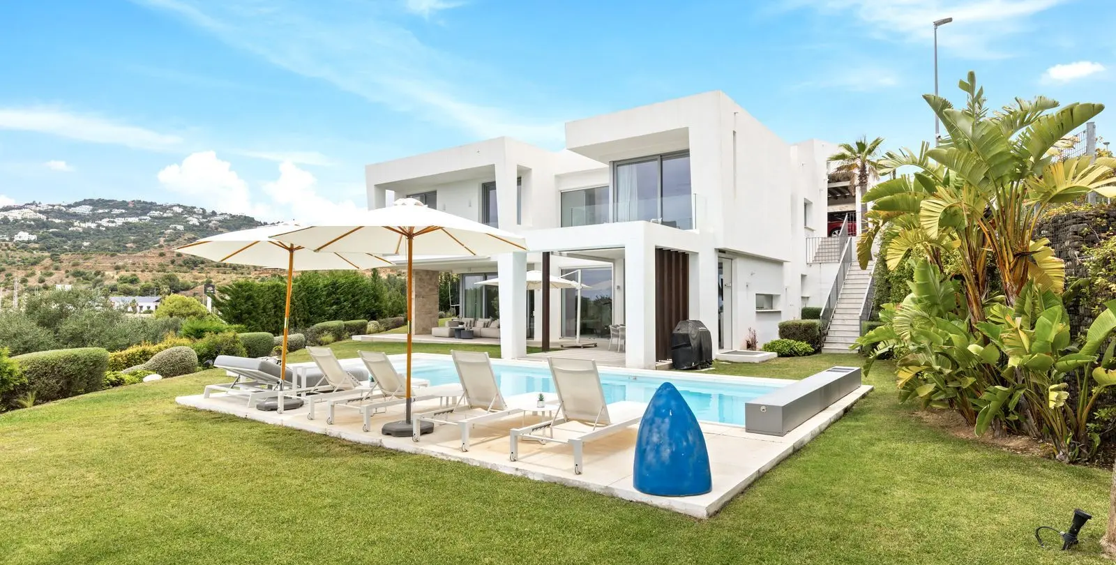 Venta de villa independiente en Santa Clara 3