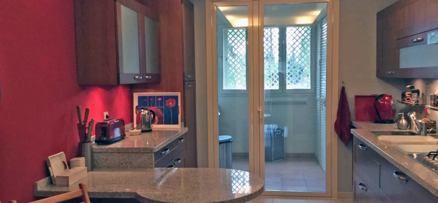 Alquiler a corto plazo de apartamento en planta media en The Golden Mile 4