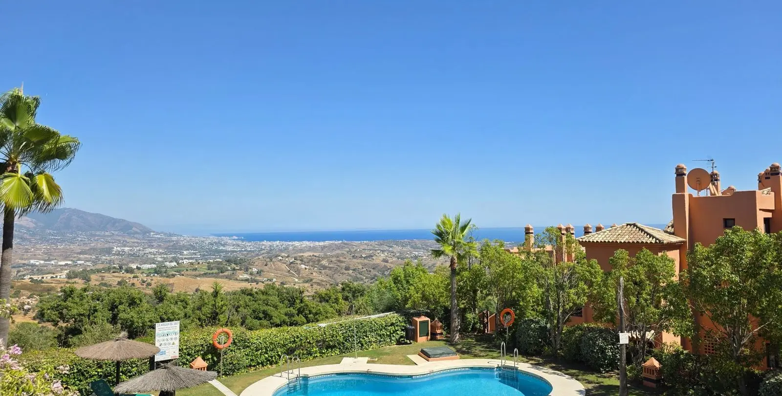 Venta de apartamento en planta baja en La Mairena 1