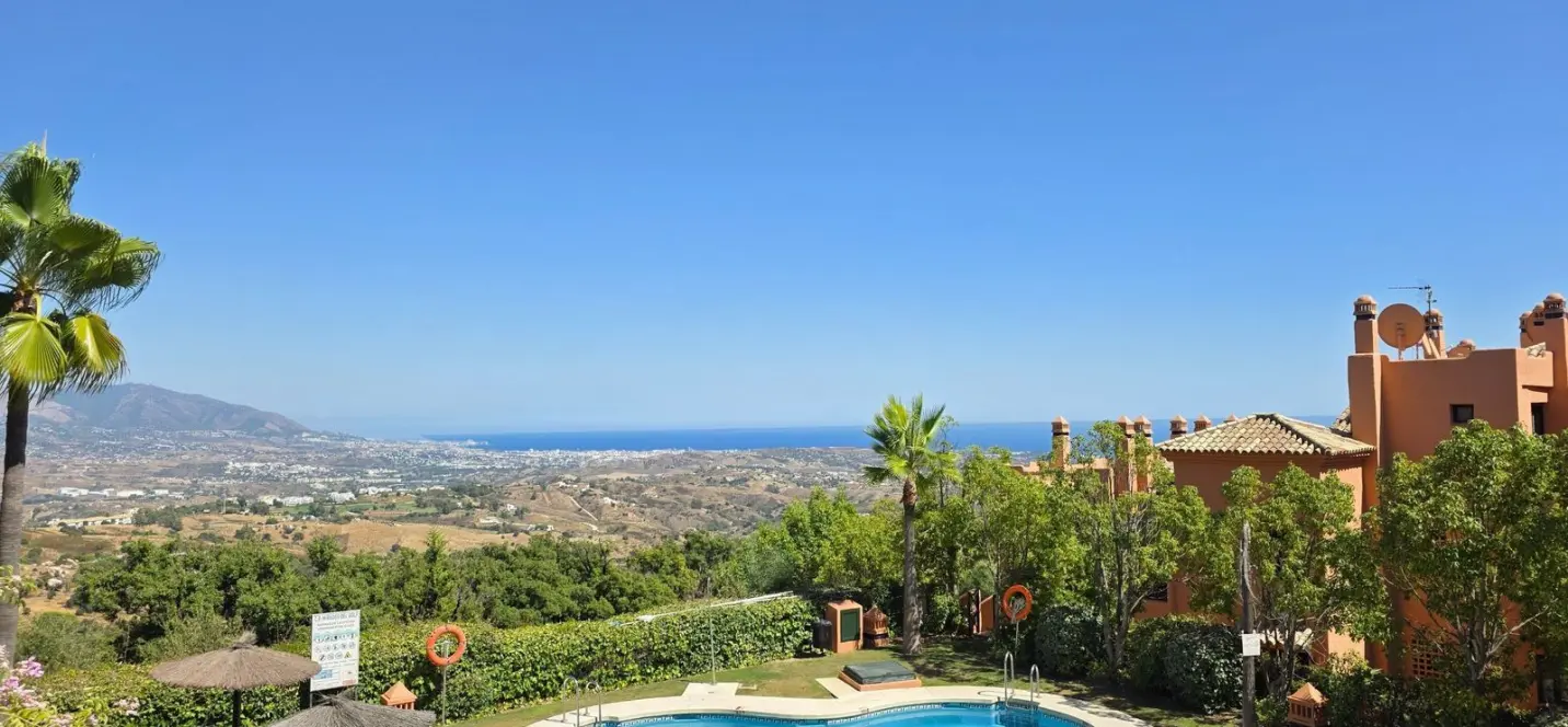 Sale of ground floor apartment in La Mairena 0