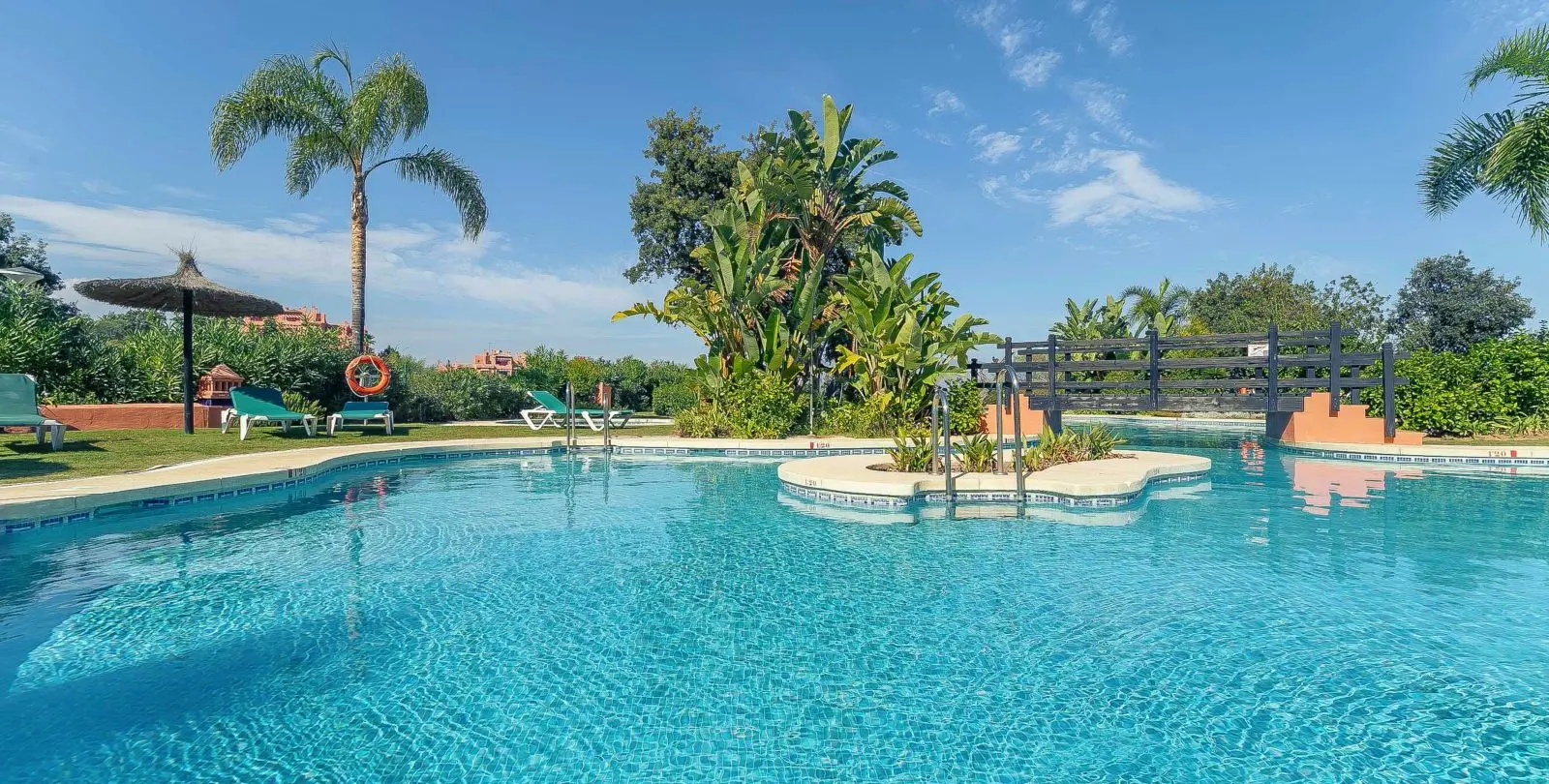 Venta de apartamento en planta baja en La Mairena 18