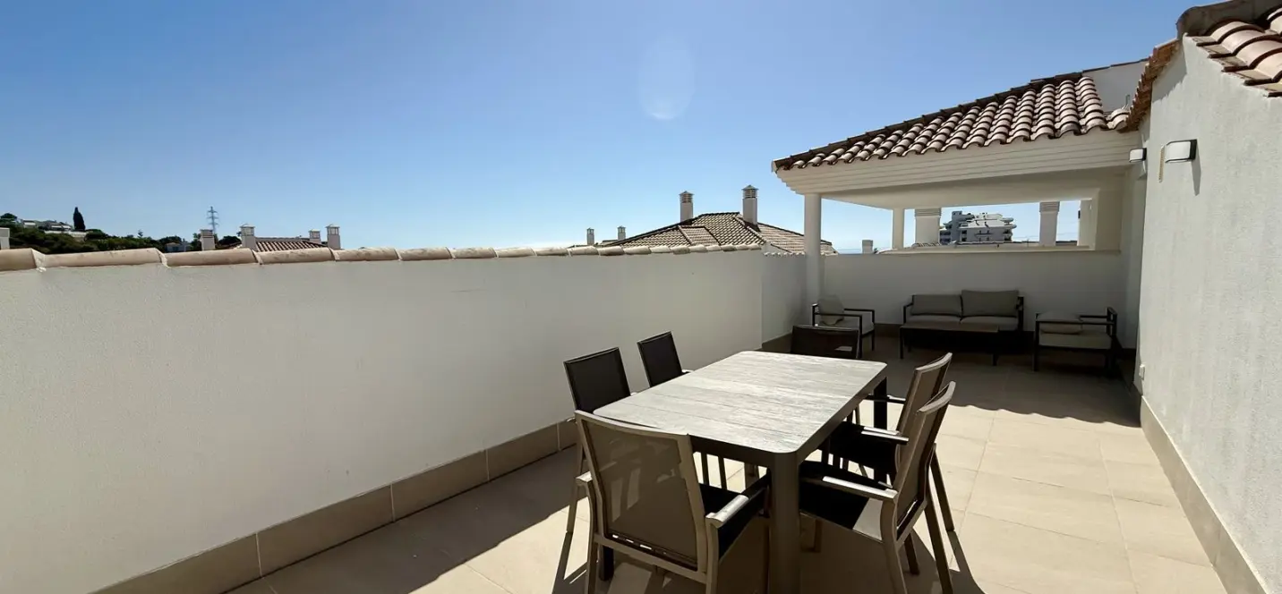 Sale of penthouse duplex in Fuengirola 2