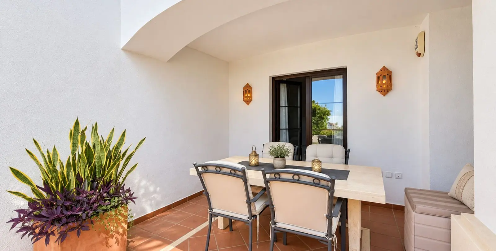 Venta de apartamento en planta baja en Los Arqueros 5