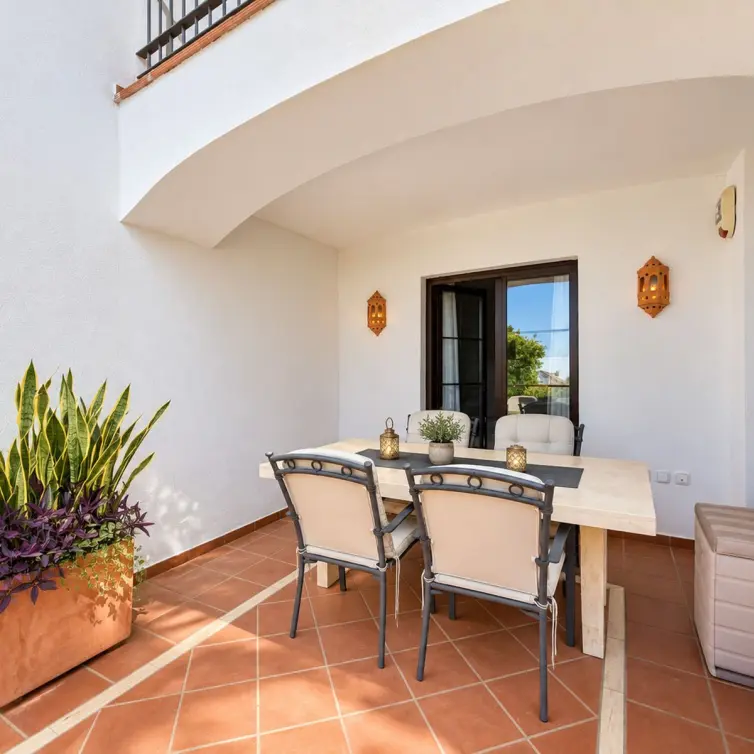 Venta de apartamento en planta baja en Los Arqueros