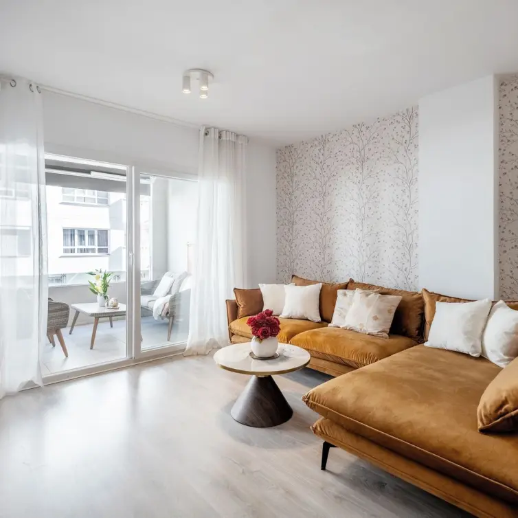 Venta de apartamento en planta media en La Campana