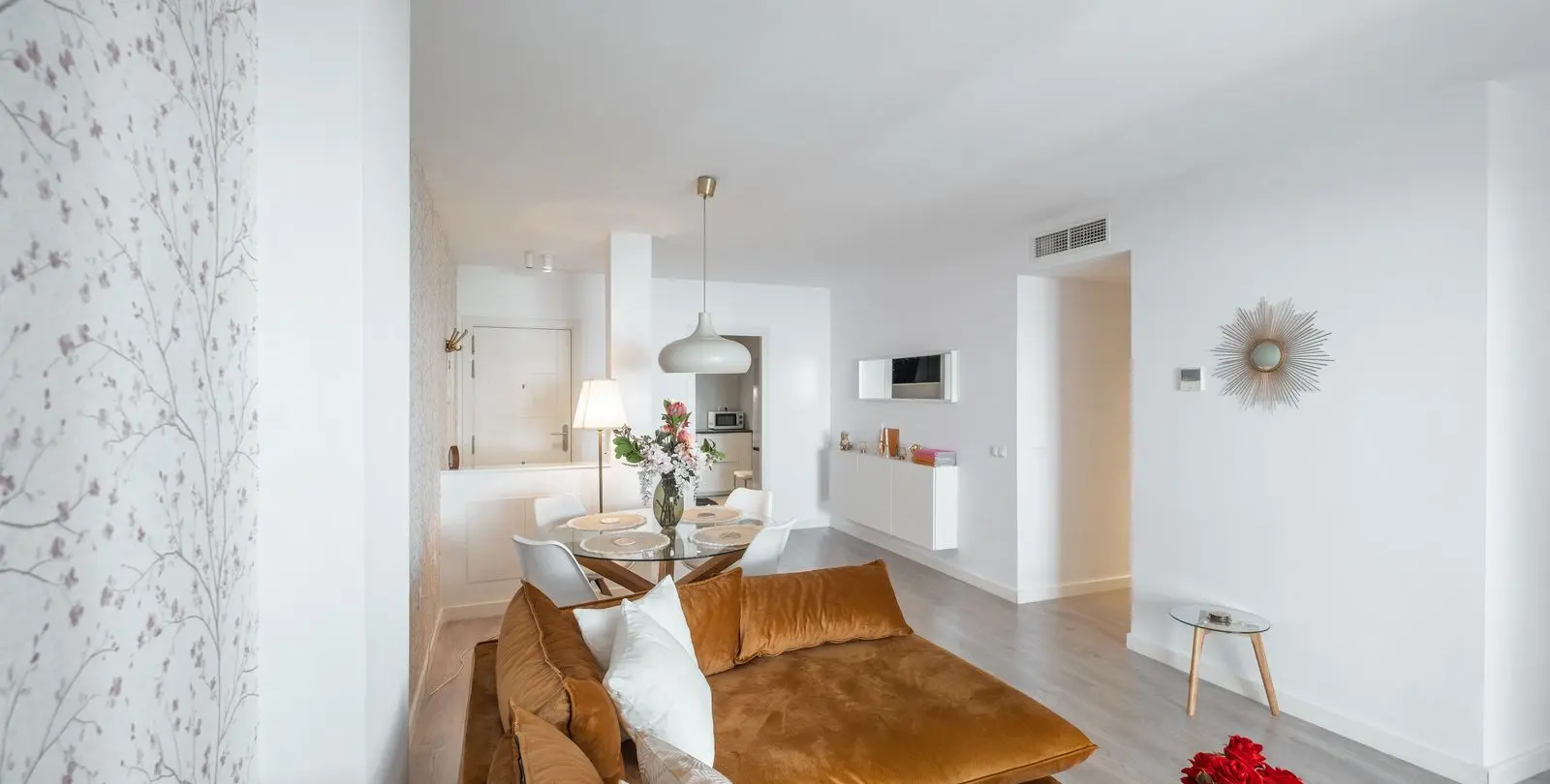 Venta de apartamento en planta media en La Campana 4