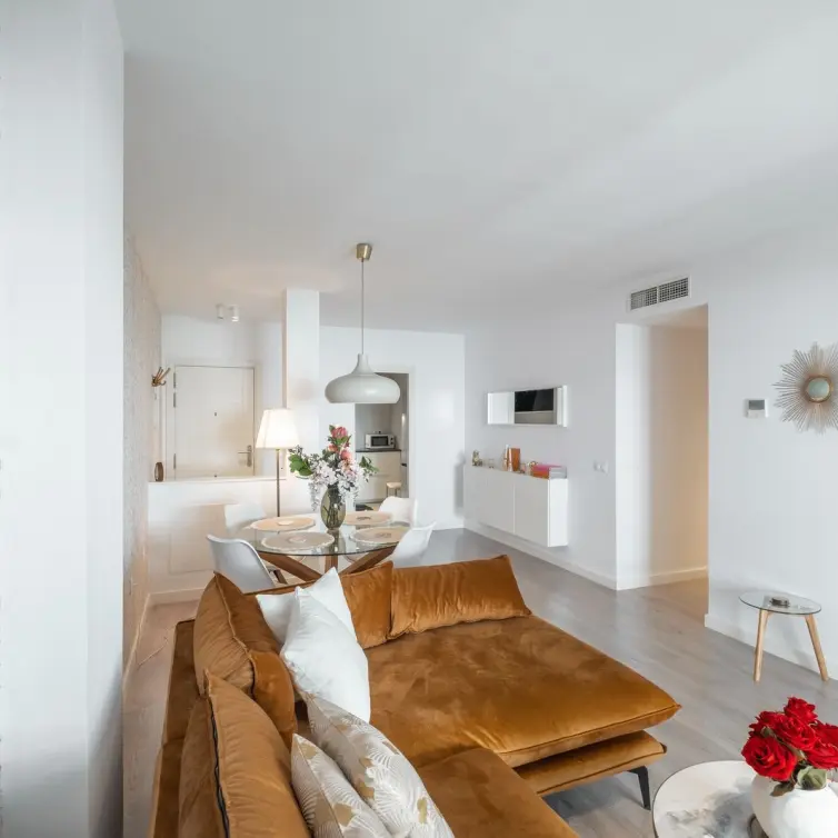 Venta de apartamento en planta media en La Campana
