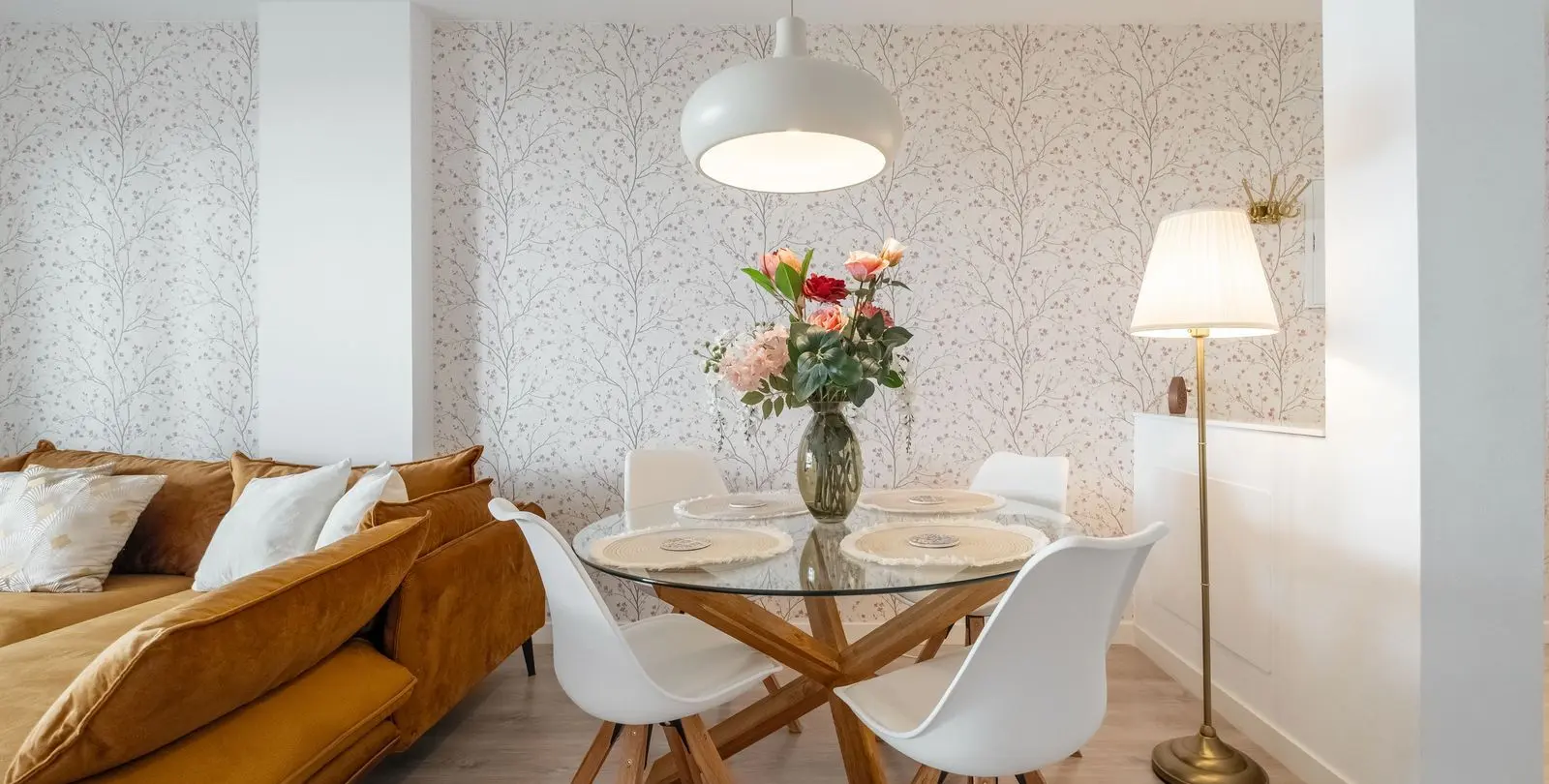 Venta de apartamento en planta media en La Campana 5