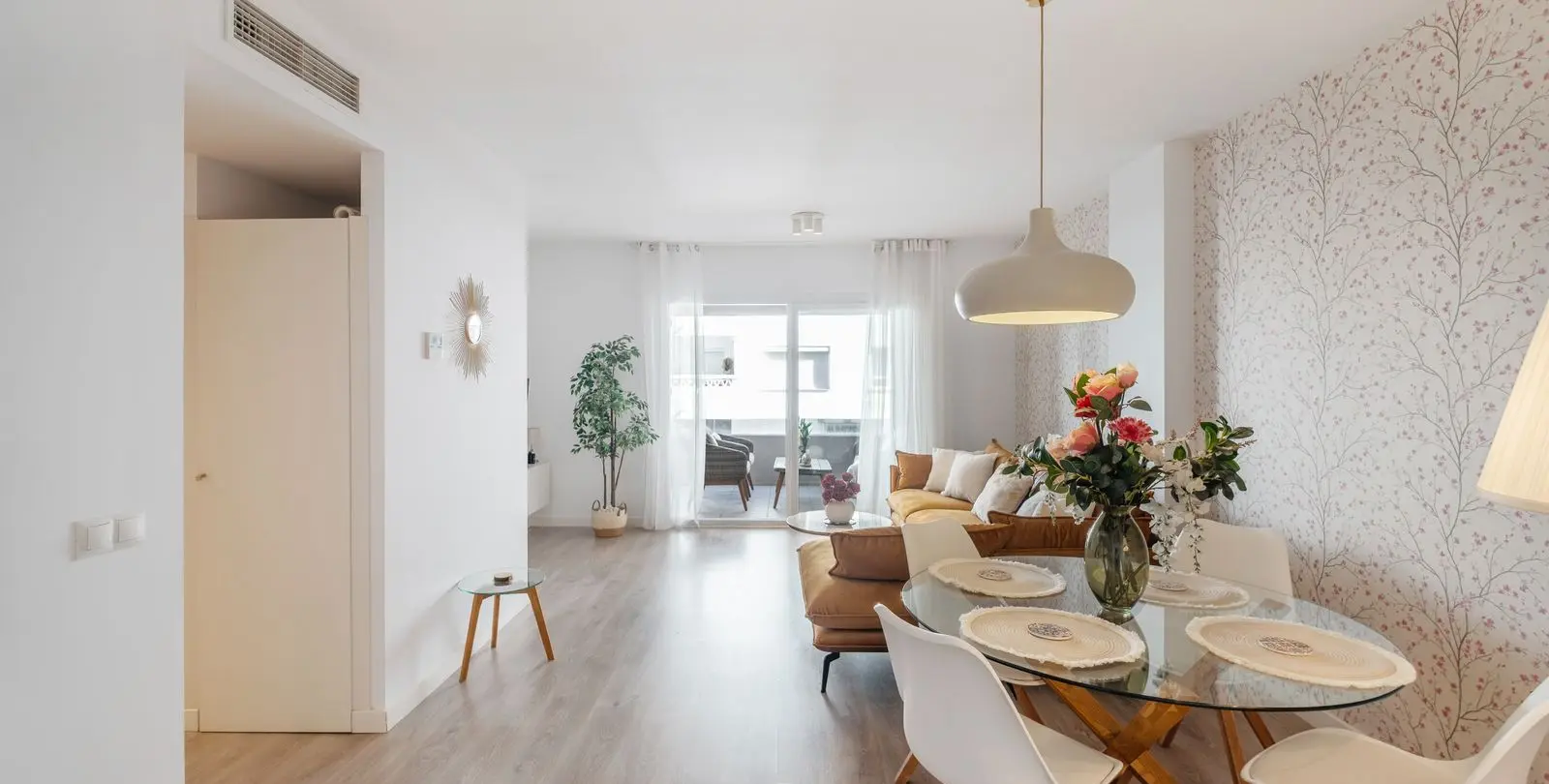 Venta de apartamento en planta media en La Campana 6