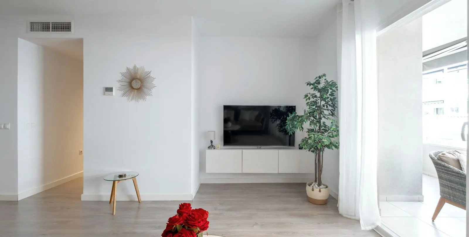 Venta de apartamento en planta media en La Campana 8