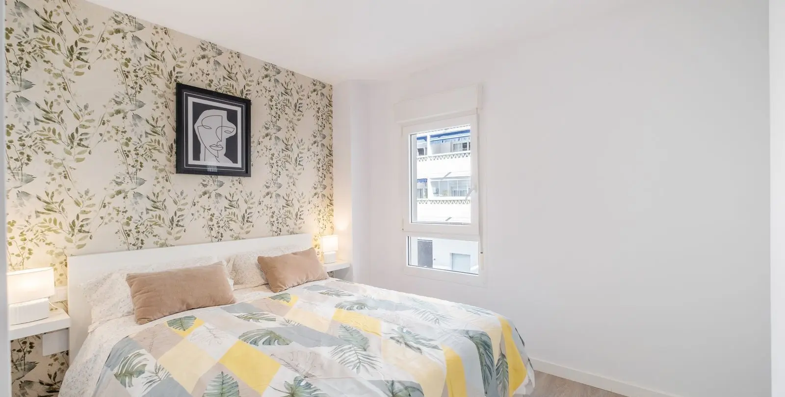Venta de apartamento en planta media en La Campana 11
