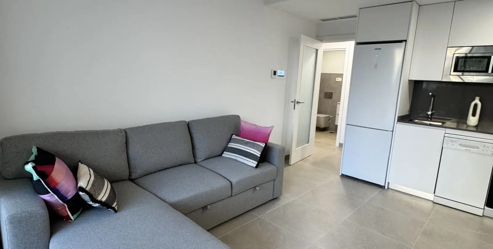 Venta de apartamento en planta media en Estepona 3
