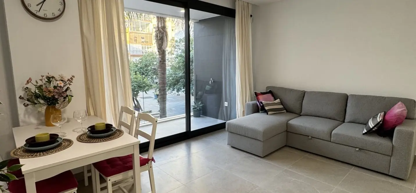 Sale of middle floor apartment in Estepona 4
