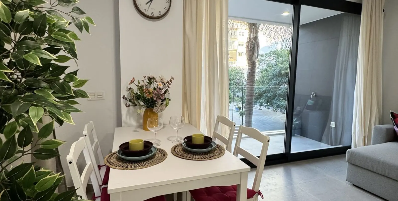 Venta de apartamento en planta media en Estepona 8