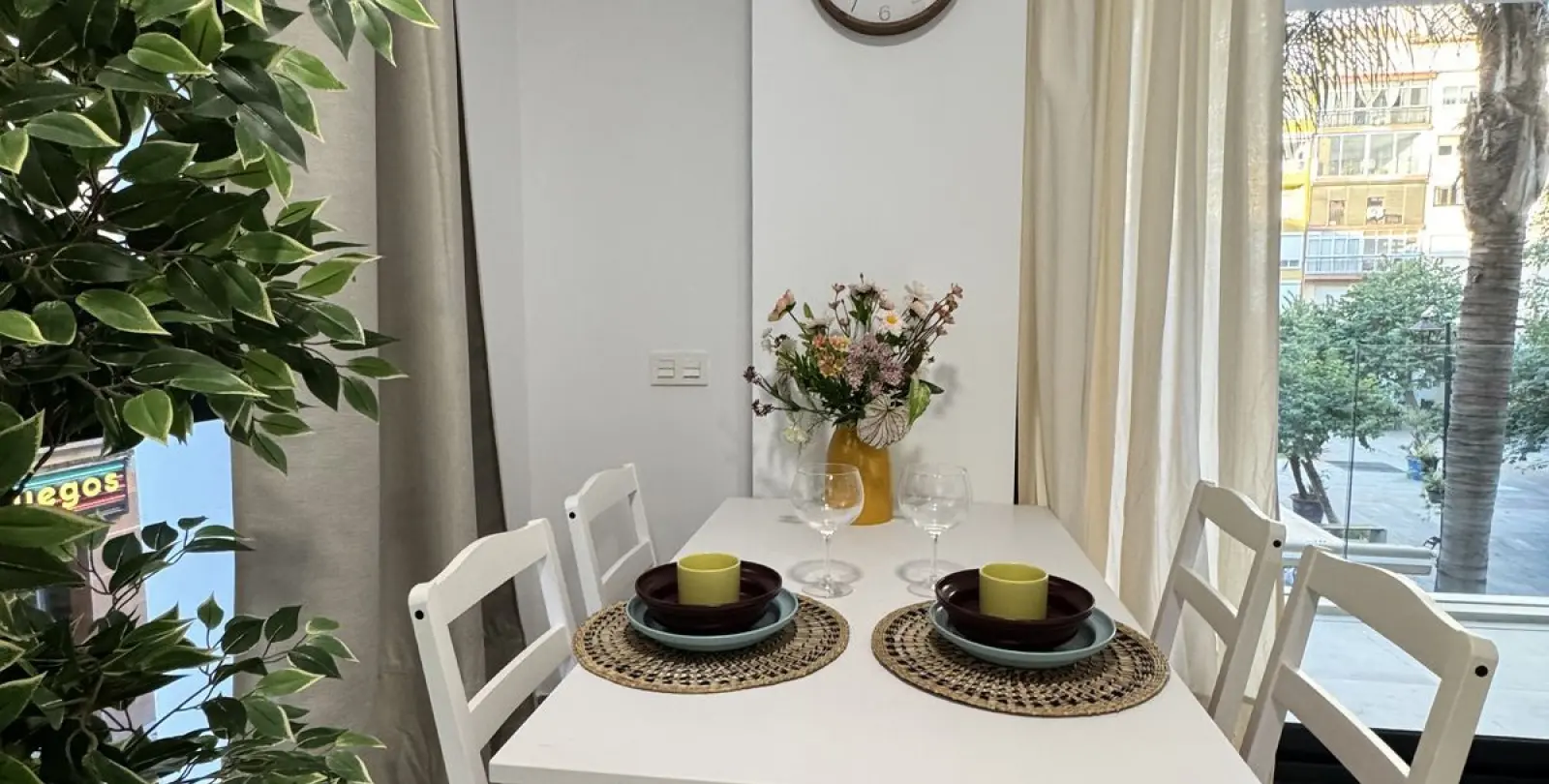 Venta de apartamento en planta media en Estepona 16