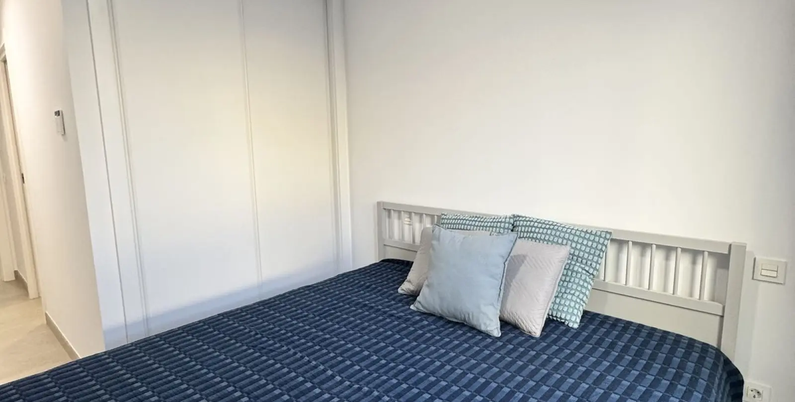 Venta de apartamento en planta media en Estepona 21