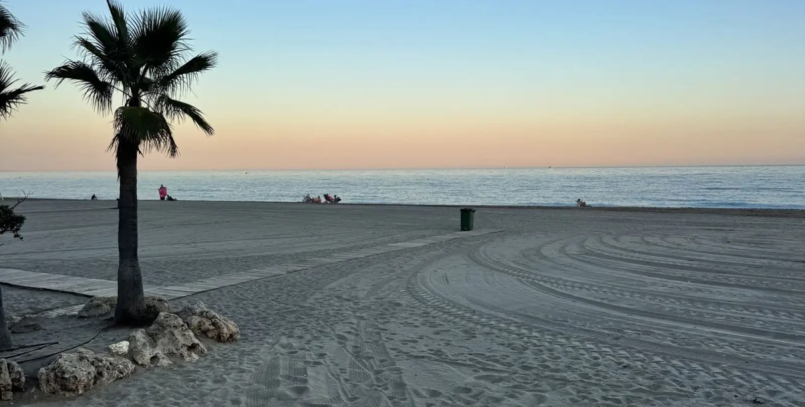 Venta de apartamento en planta media en Estepona 23