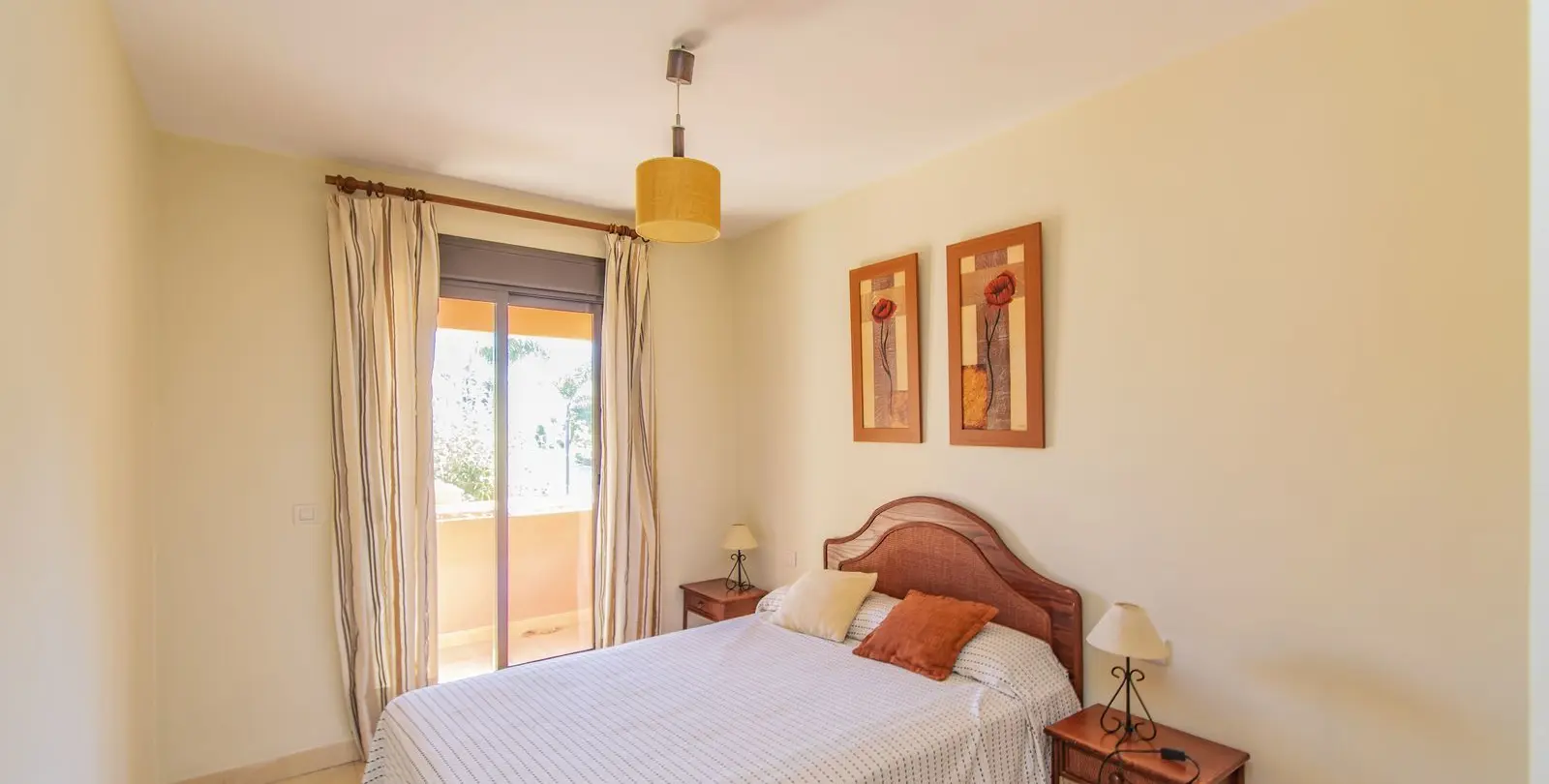 Продажа апартаментов на среднем этаже в New Golden Mile 6