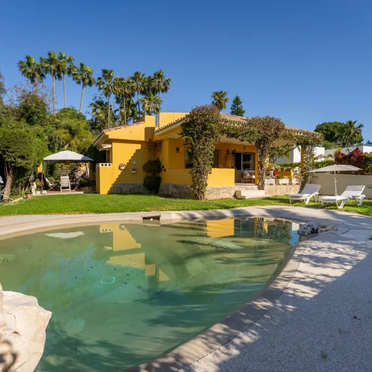 Venta de villa independiente en El Paraiso