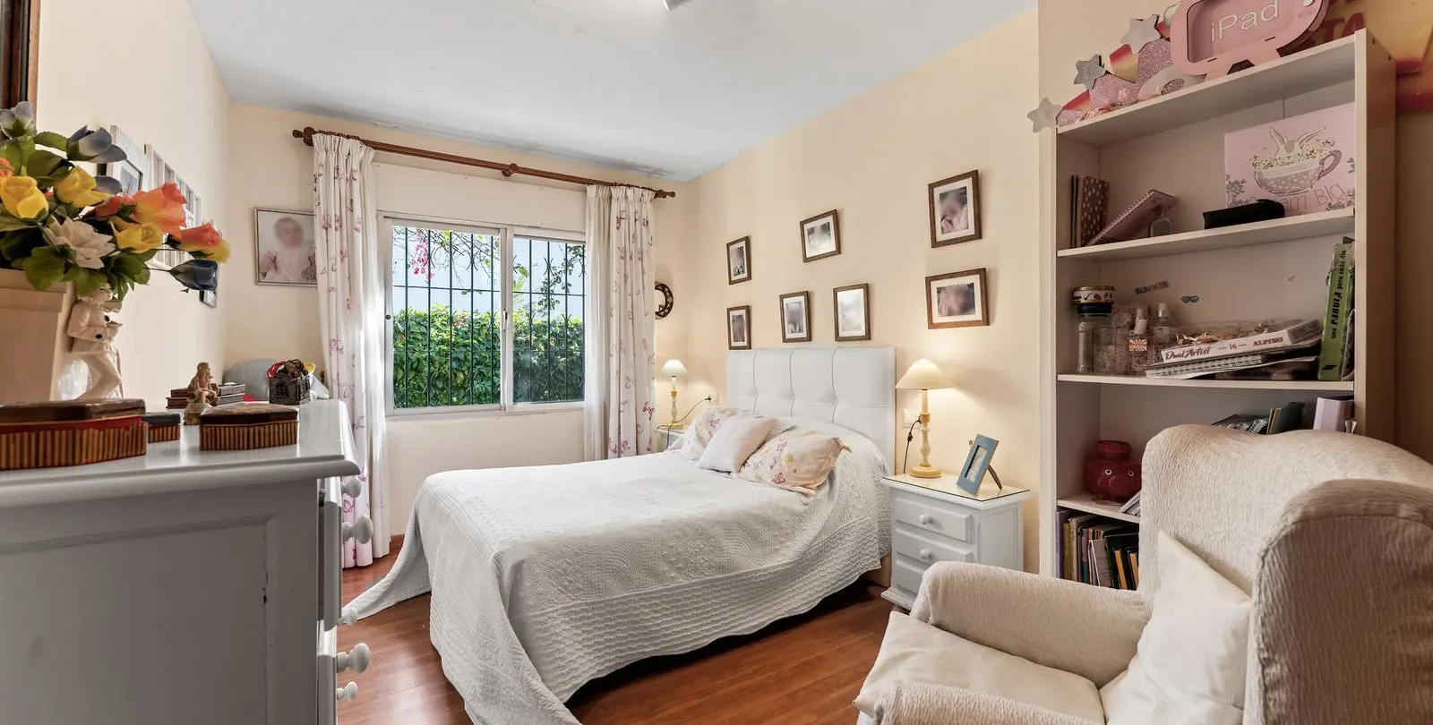 Sale of detached villa in El Paraiso 28