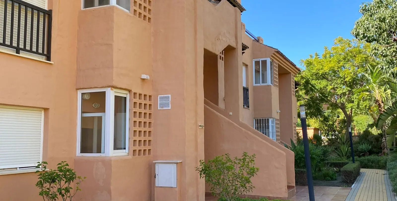 Sale of penthouse in Casares 5