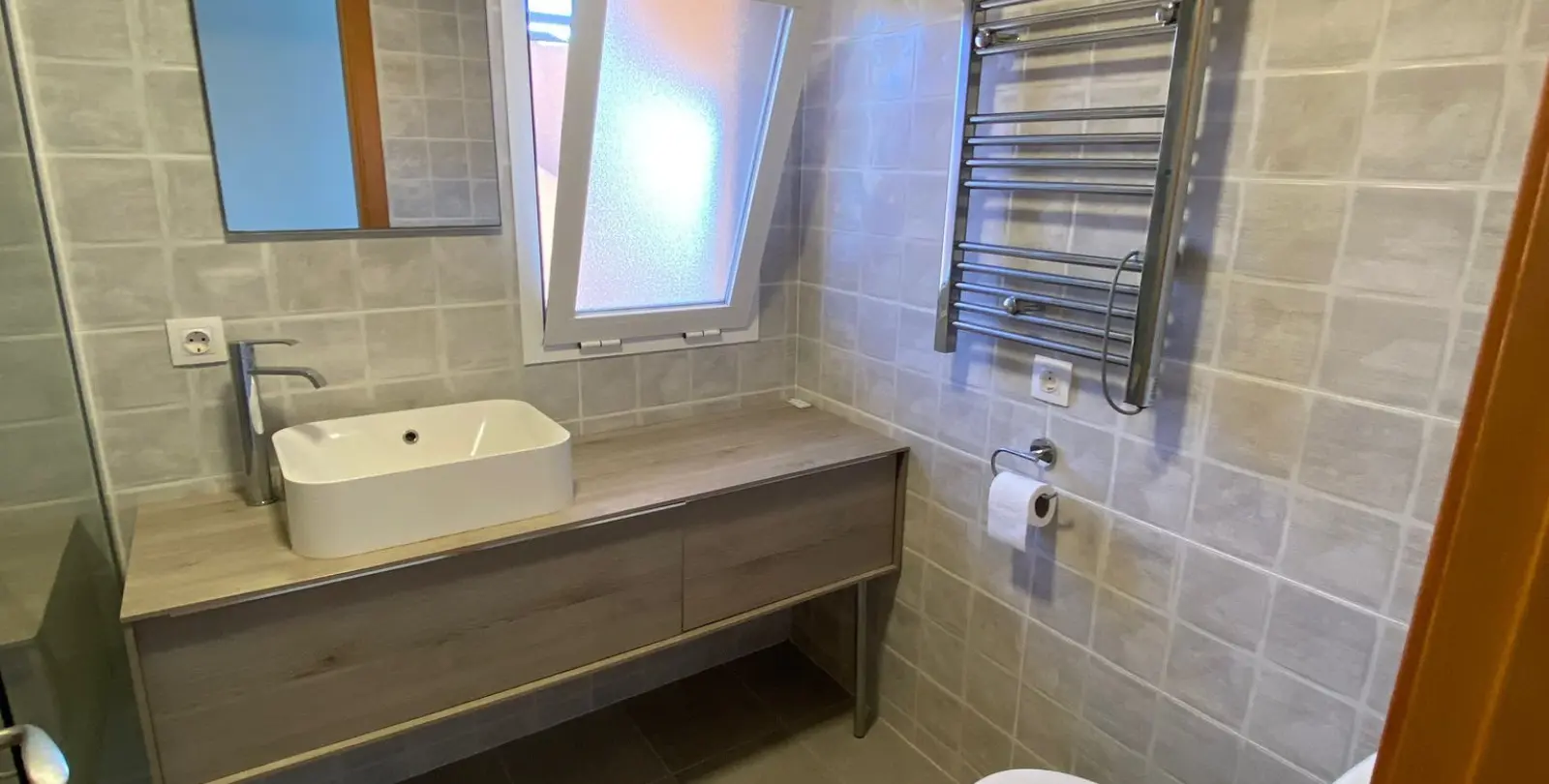 Sale of penthouse in Casares 11