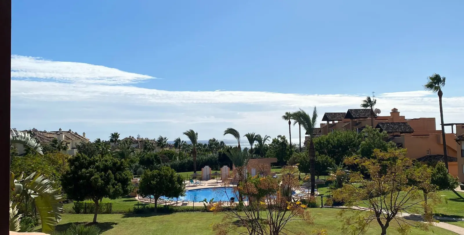 Sale of penthouse in Casares 14