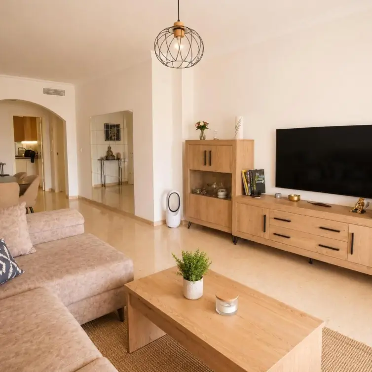 Продажа апартаментов на среднем этаже в Elviria