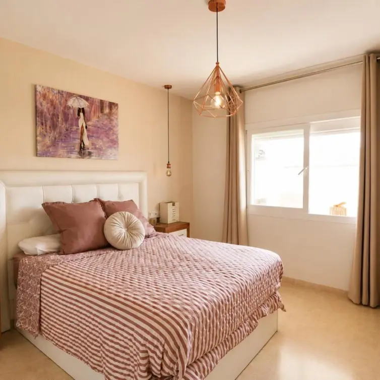 Продажа апартаментов на среднем этаже в Elviria