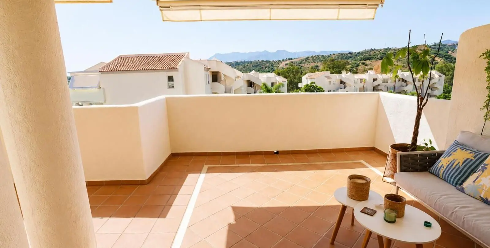 Продажа апартаментов на среднем этаже в Elviria 7