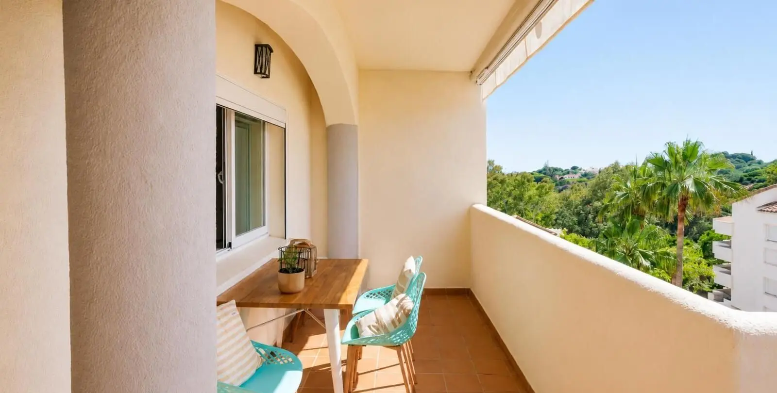 Продажа апартаментов на среднем этаже в Elviria 8