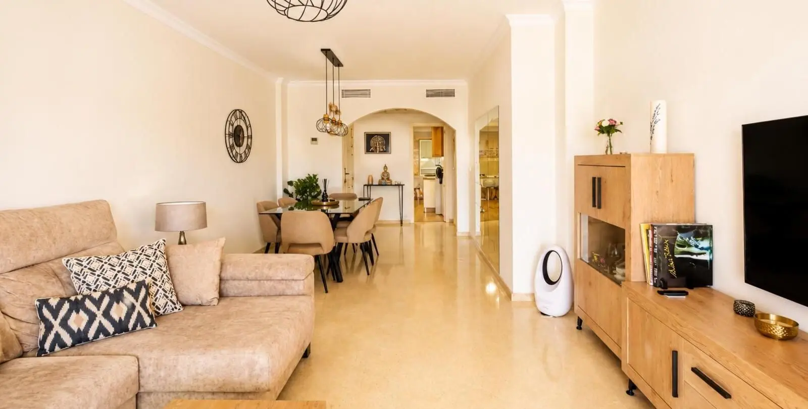Продажа апартаментов на среднем этаже в Elviria 13