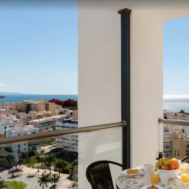 Venta de apartamento en planta media en Estepona
