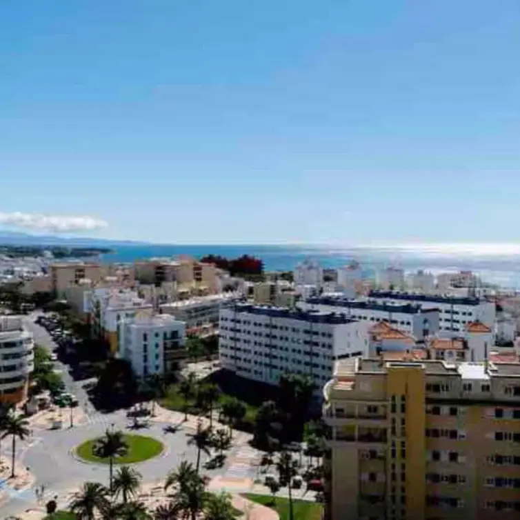 Venta de apartamento en planta media en Estepona