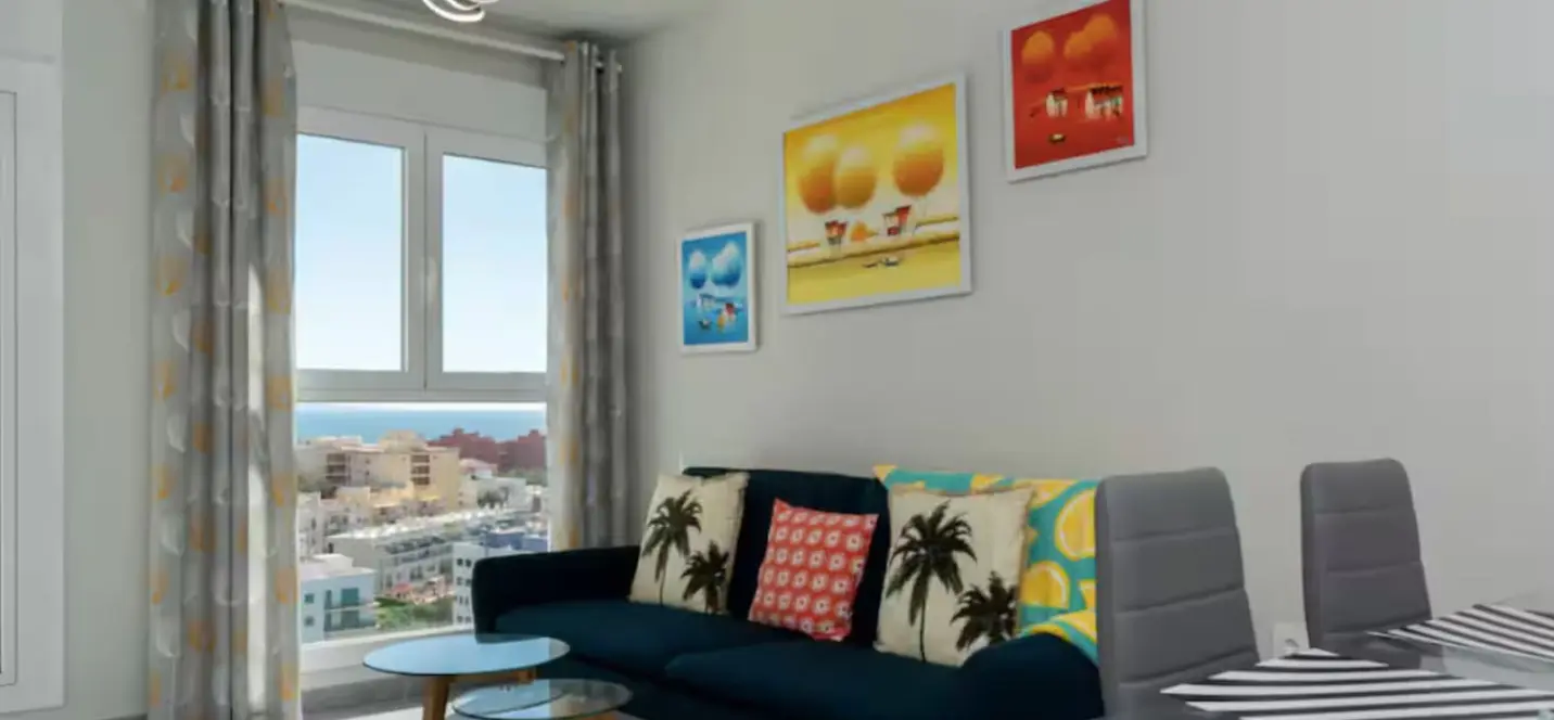 Venta de apartamento en planta media en Estepona 3