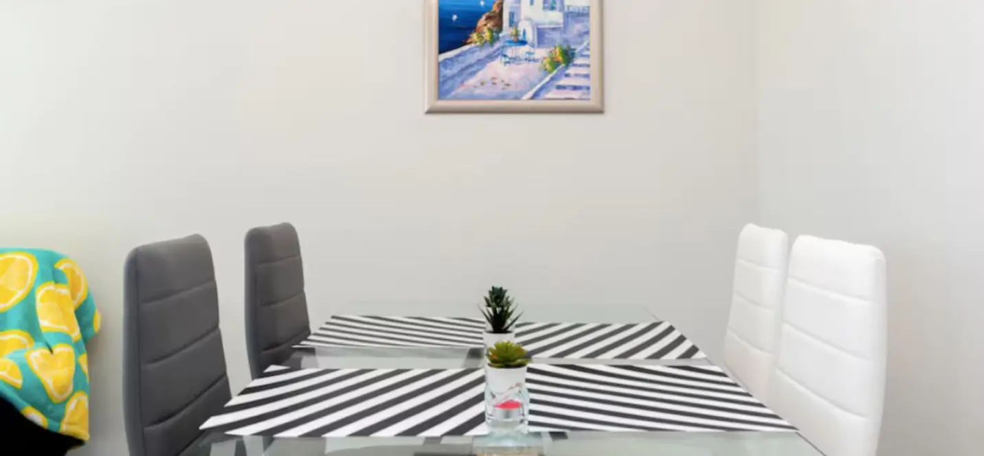 Venta de apartamento en planta media en Estepona 4