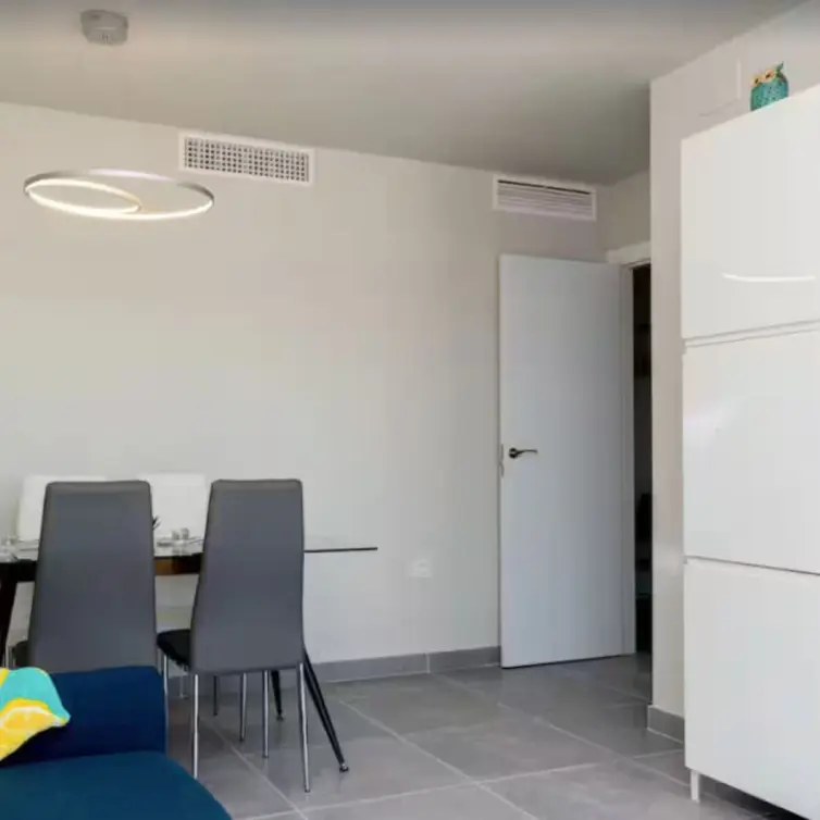 Venta de apartamento en planta media en Estepona