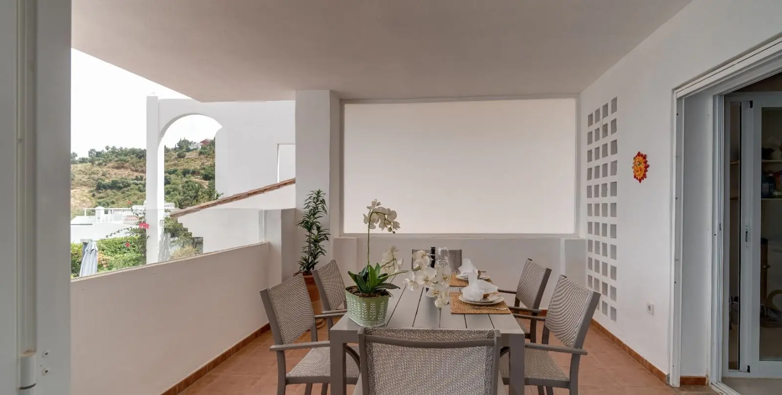 Venta de apartamento en planta media en La Mairena 3
