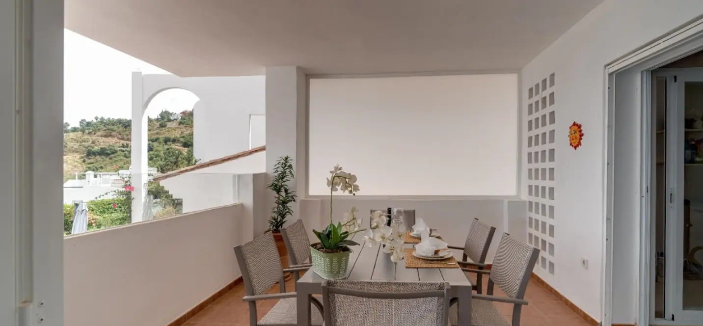 Venta de apartamento en planta media en La Mairena 2