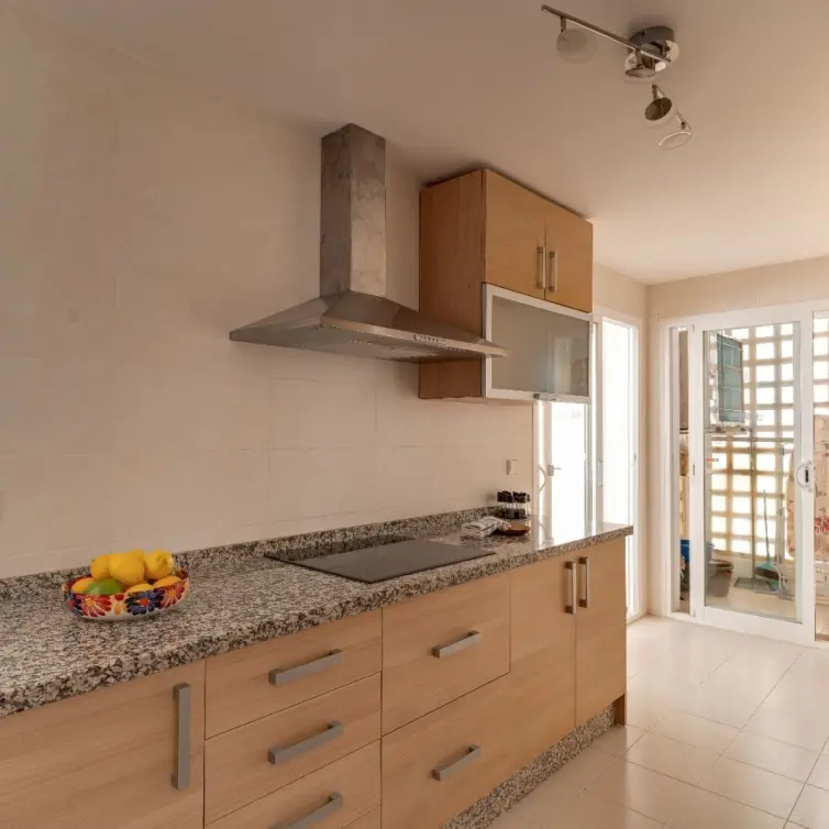 Venta de apartamento en planta media en La Mairena